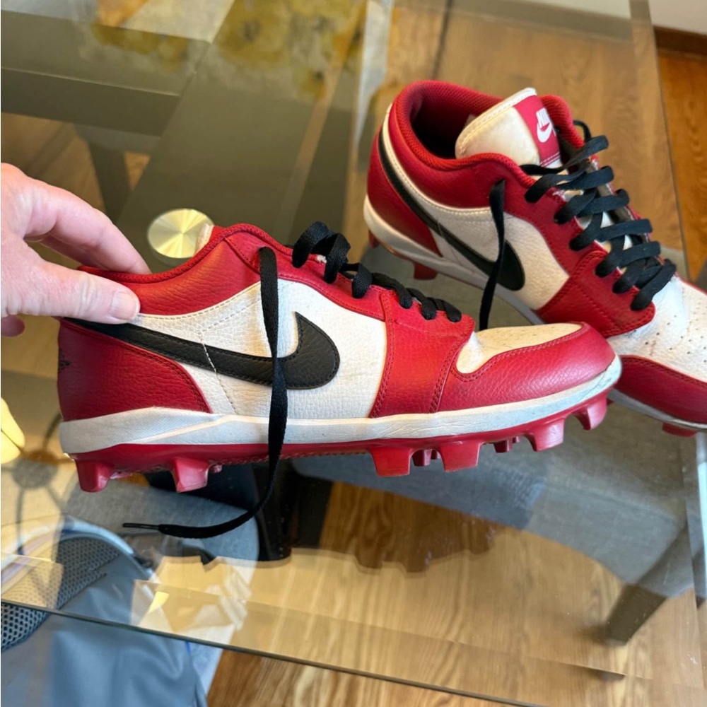 Jordan 1 Low Red and White baseball Cleats